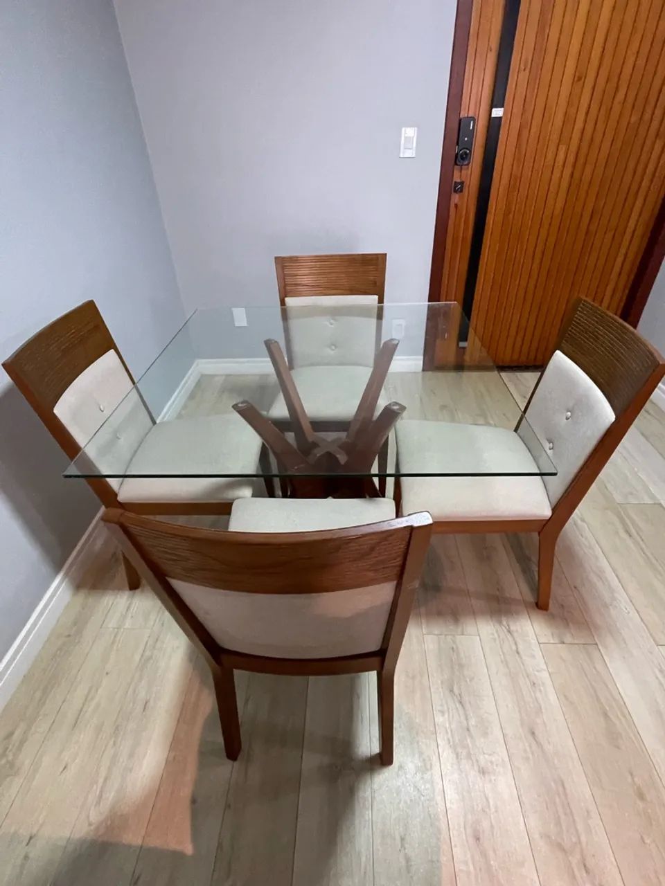 Mesa quadrada com cadeiras  - Foto 3