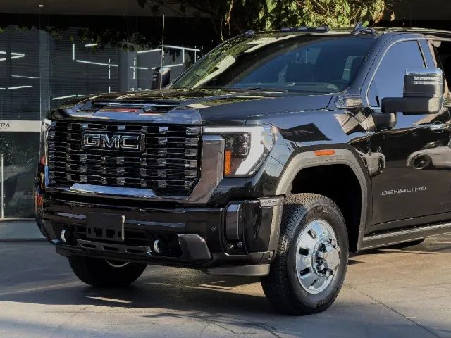 GMC Sierra Denali 6.6 V8 Automático 2024 - Foto 2
