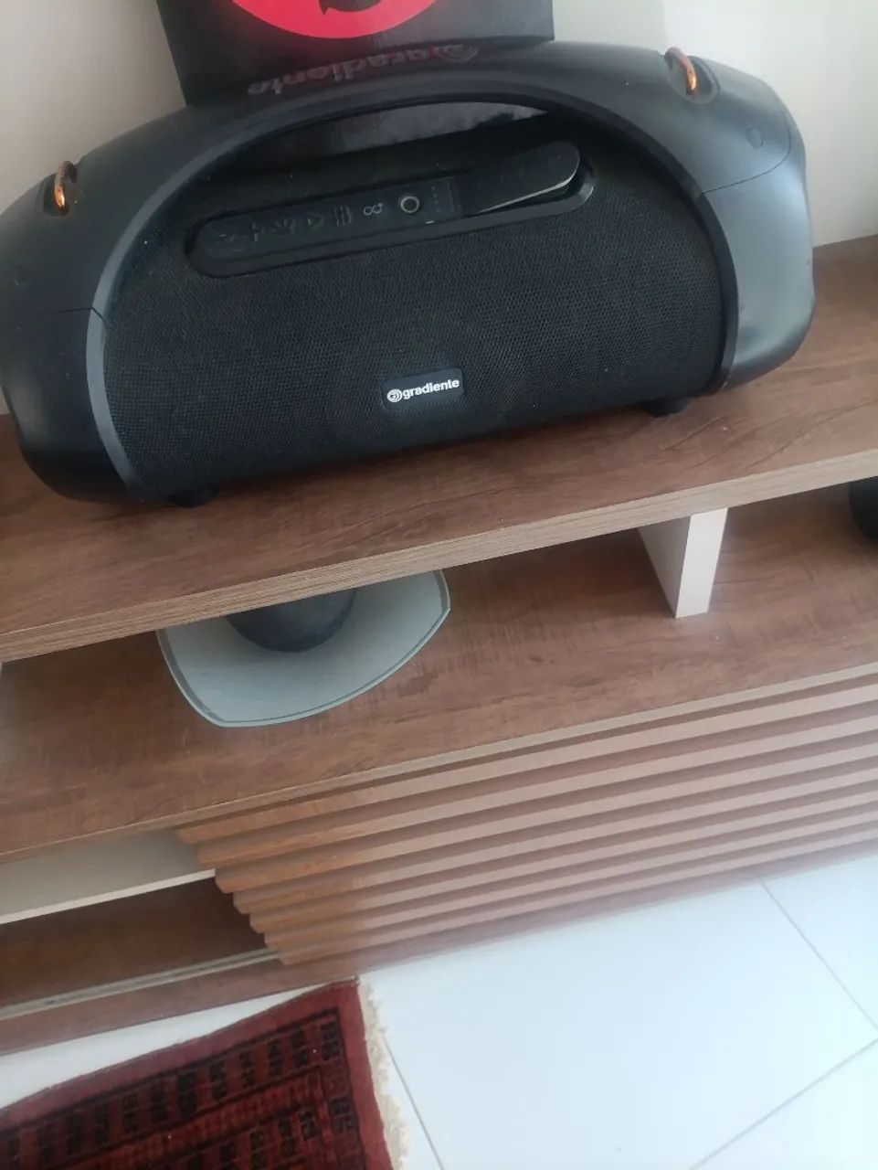 Som bombox gradiente 