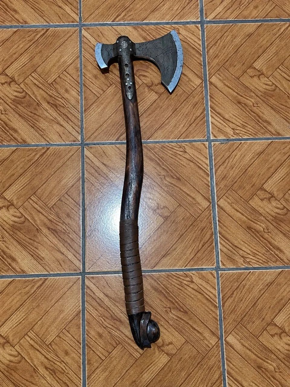 Machado Leviathan Kratos em Aço 