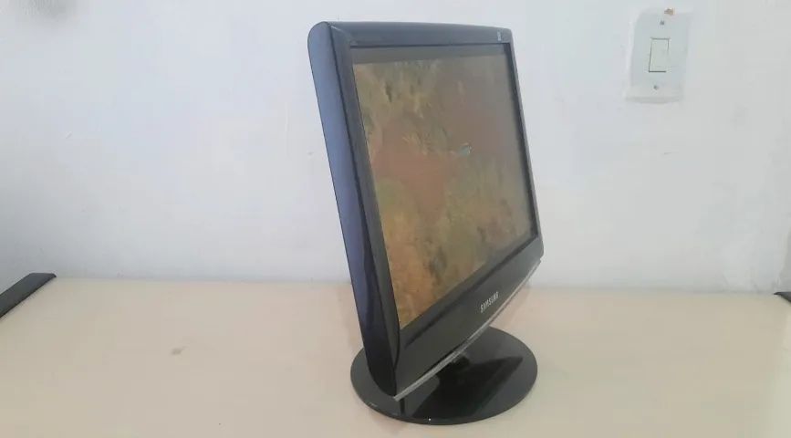 Monitor 17 Polegadas Samsung Lcd 733nw Widescreen - Foto 3