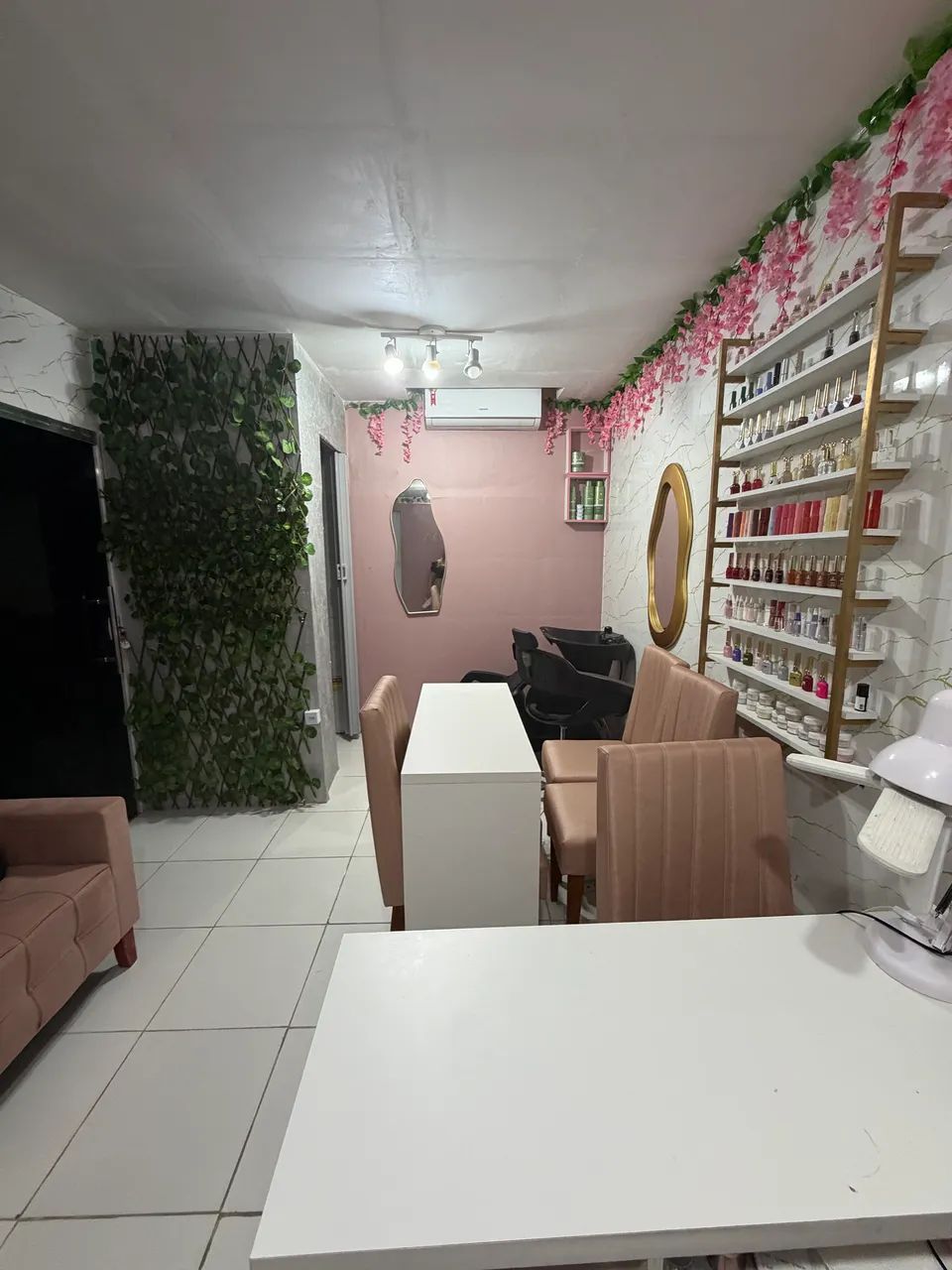 Vendo material de salão  todo perfeito( espaço é alugado ) 