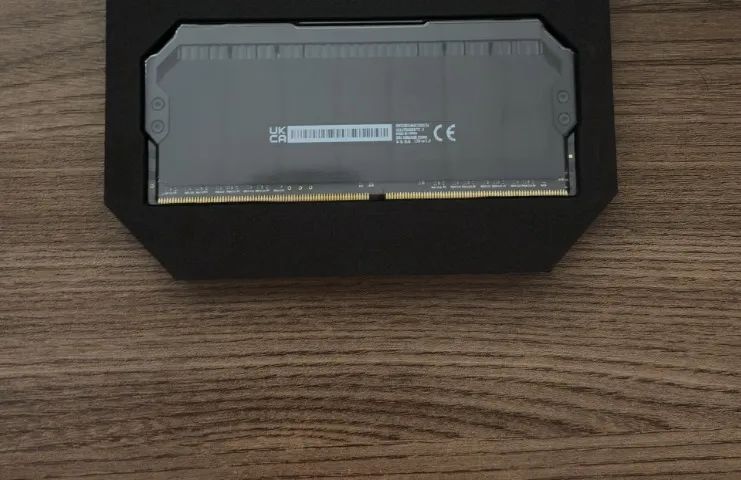 Memória RAM Corsair Dominator Platinum RGB 8GB DDR4 3200 (PC4-25600) C16 - Foto 2