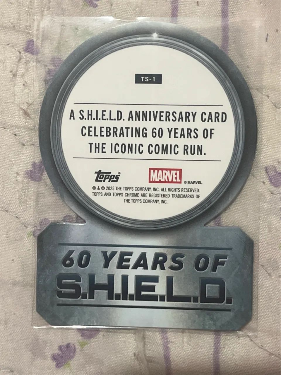 2025 Topps Comic Chrome Marvel - 60 Years Of Shield /20 - Foto 3