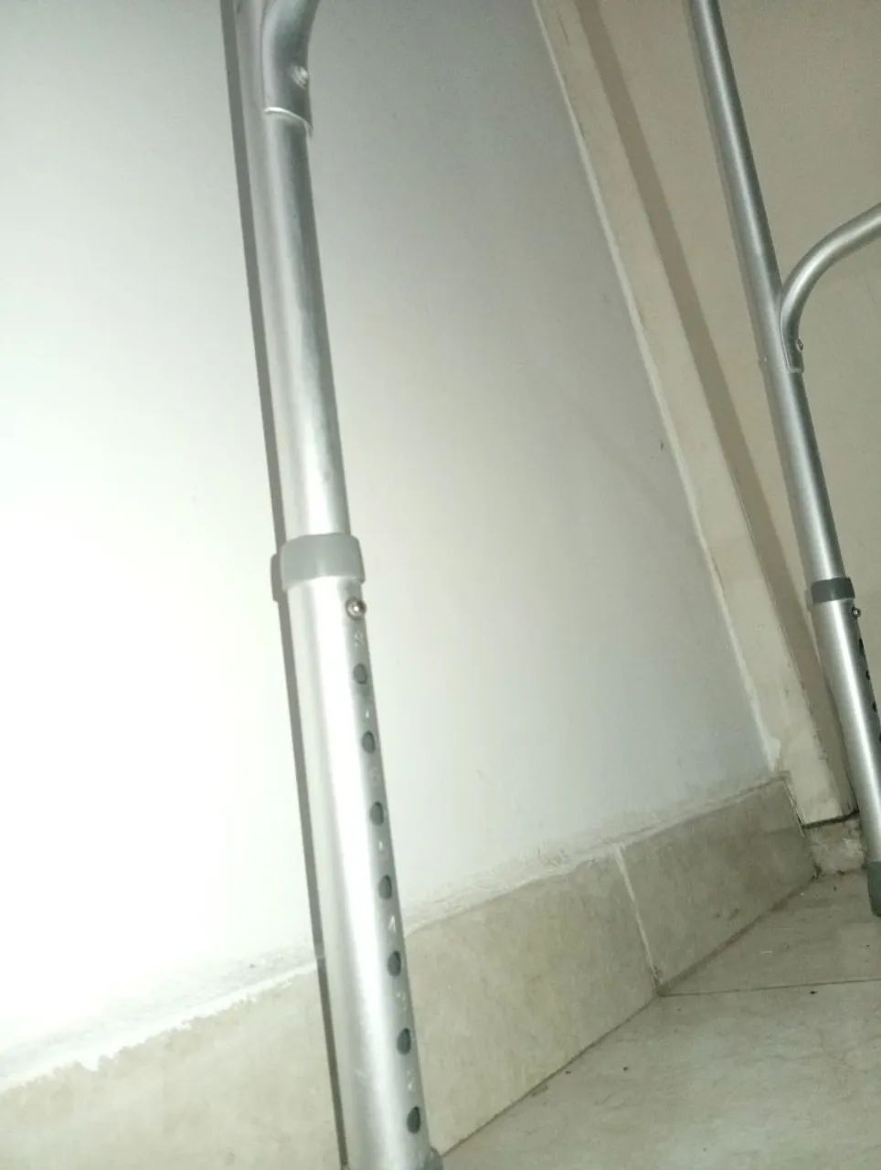 Andador HidroLight ótimo estado e ajustavel - Foto 4
