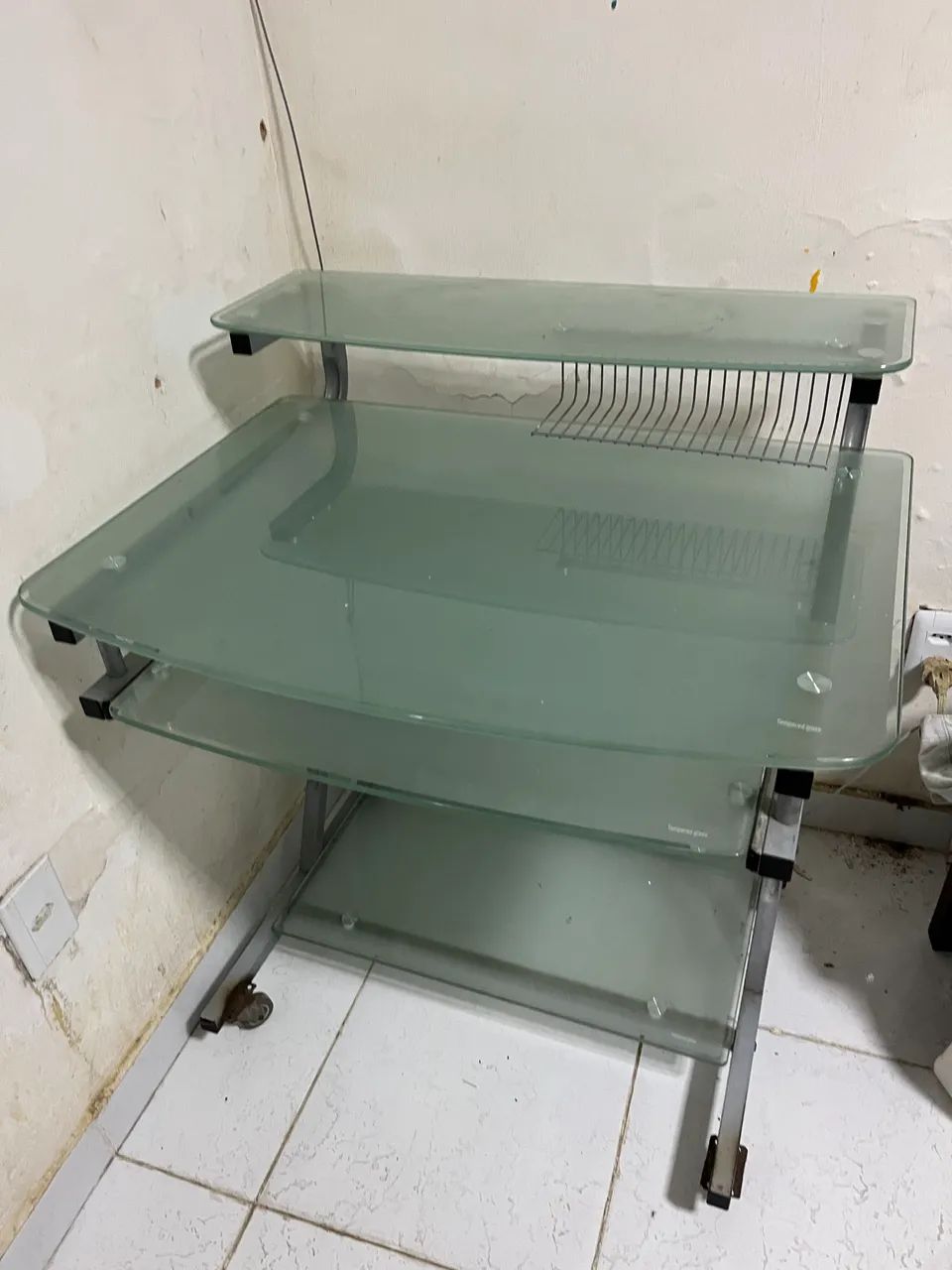 Mesa de vidro para computador