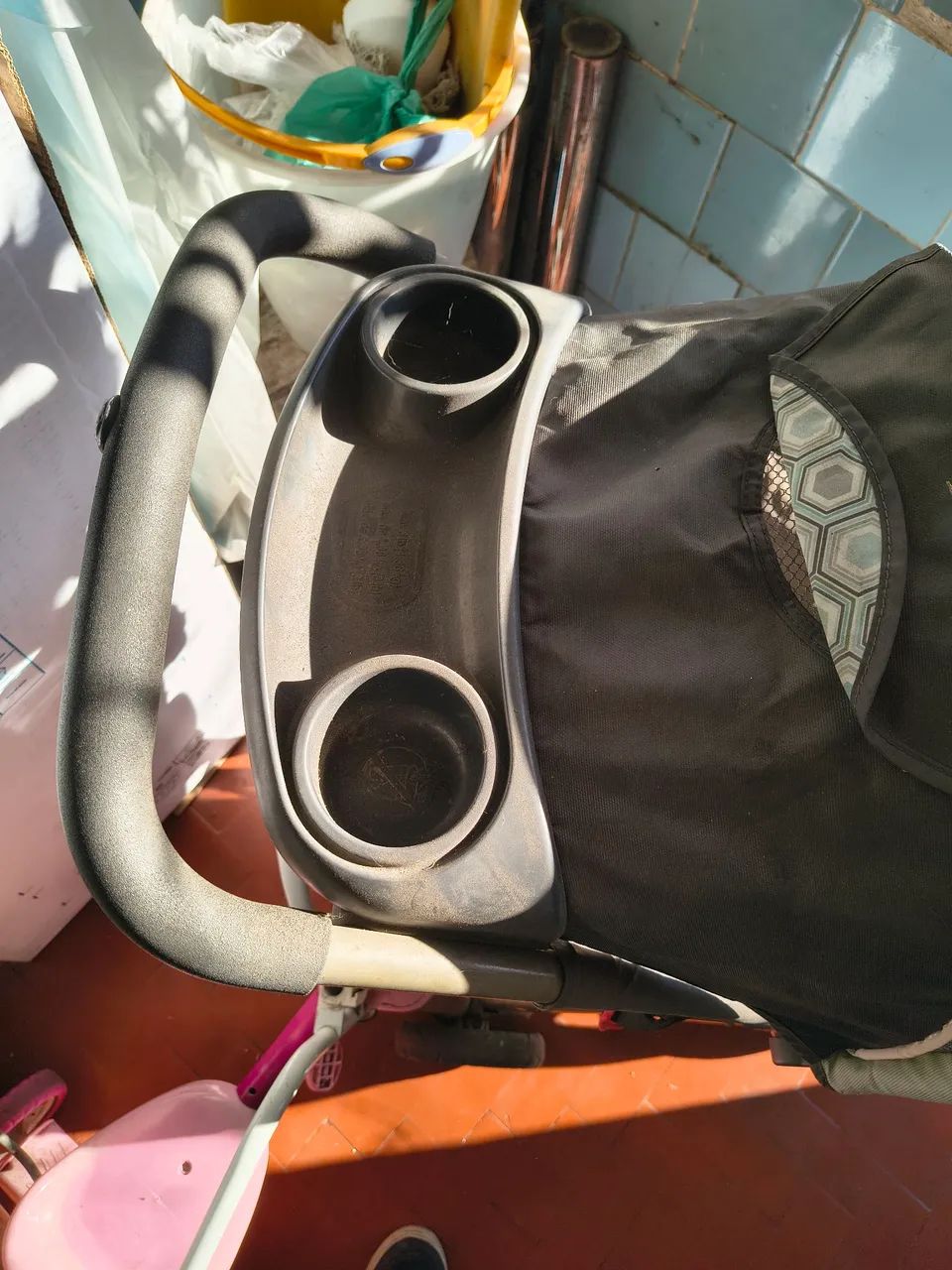 Carrinho de Bebê Graco Original com Capota e Porta-Copos - Foto 2