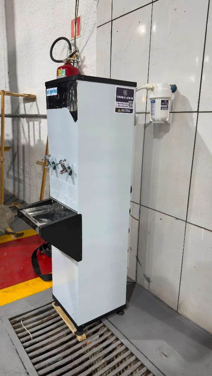 Bebedor 25 litros inox ( NOVO ) 