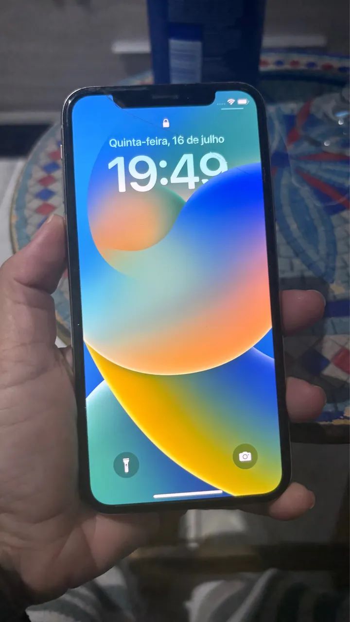 iPhone XR branco 64 gb 