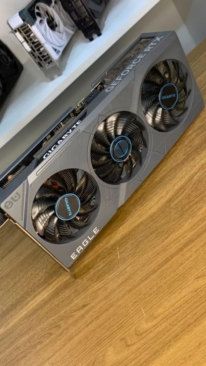 RTX 4070 GIGABYTE EAGLE - Foto 2