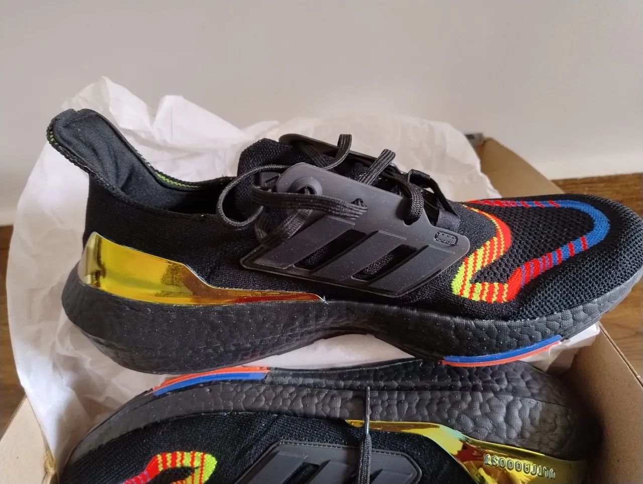 Tênis Ultraboost 45 novo na caixa - Foto 3