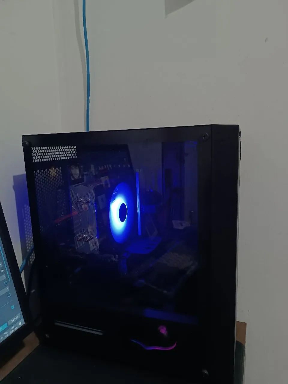 Computador em excelente estado.
