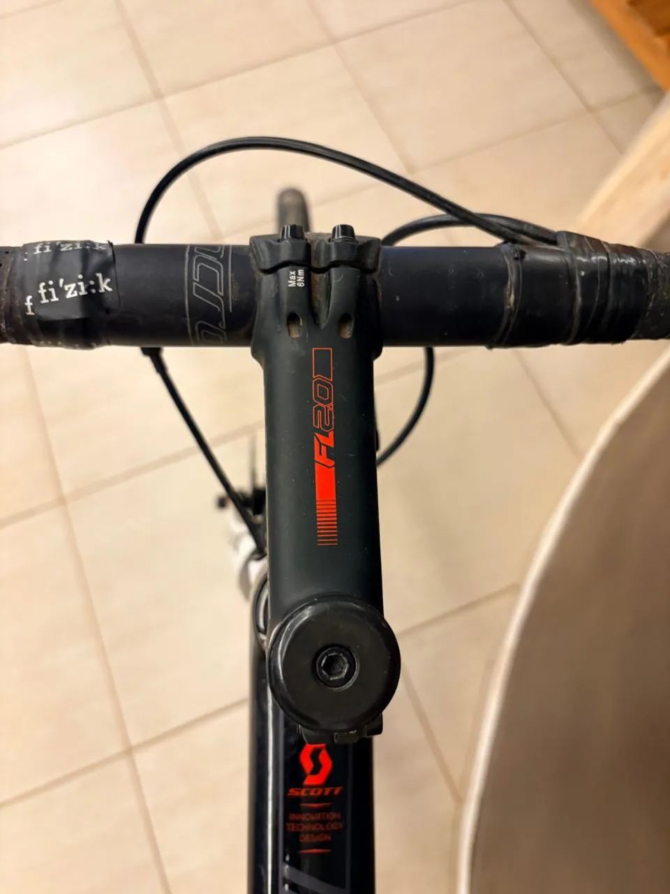 Bike estrada - Scott Solace 20 - performance e conforto  - Foto 4