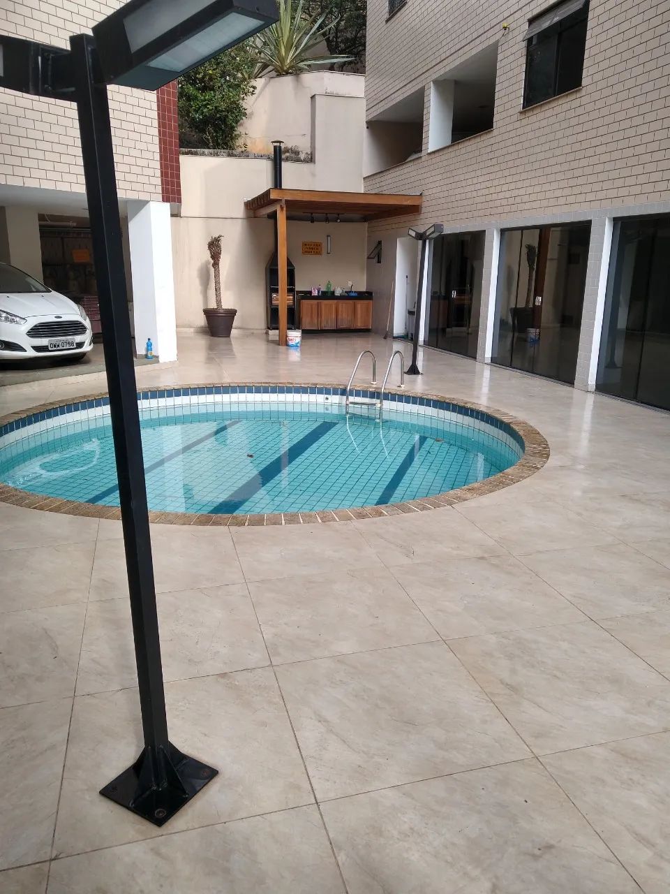Apartamento com 4 quartos para alugar em Belo Horizonte