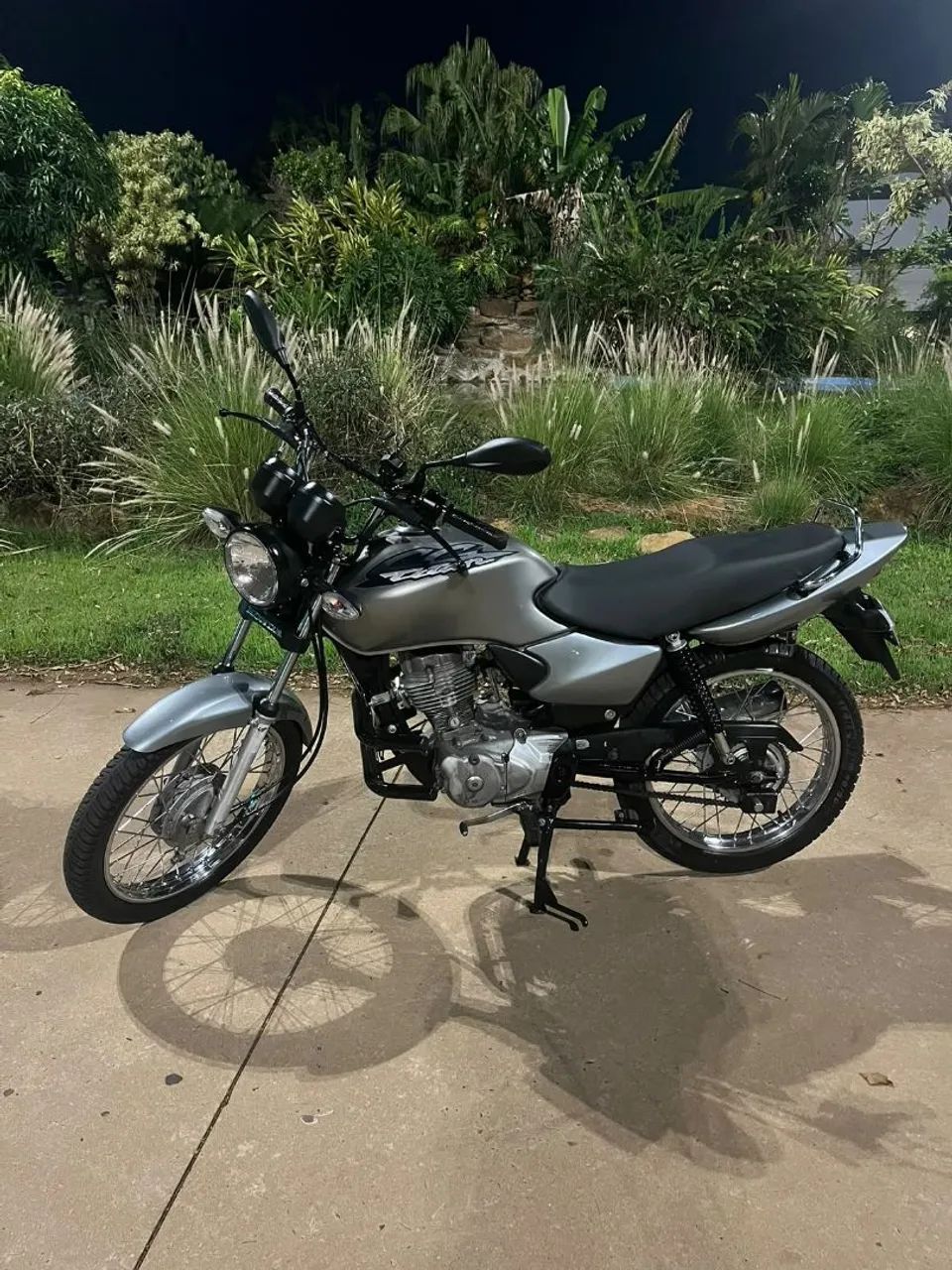 TITAN 2002