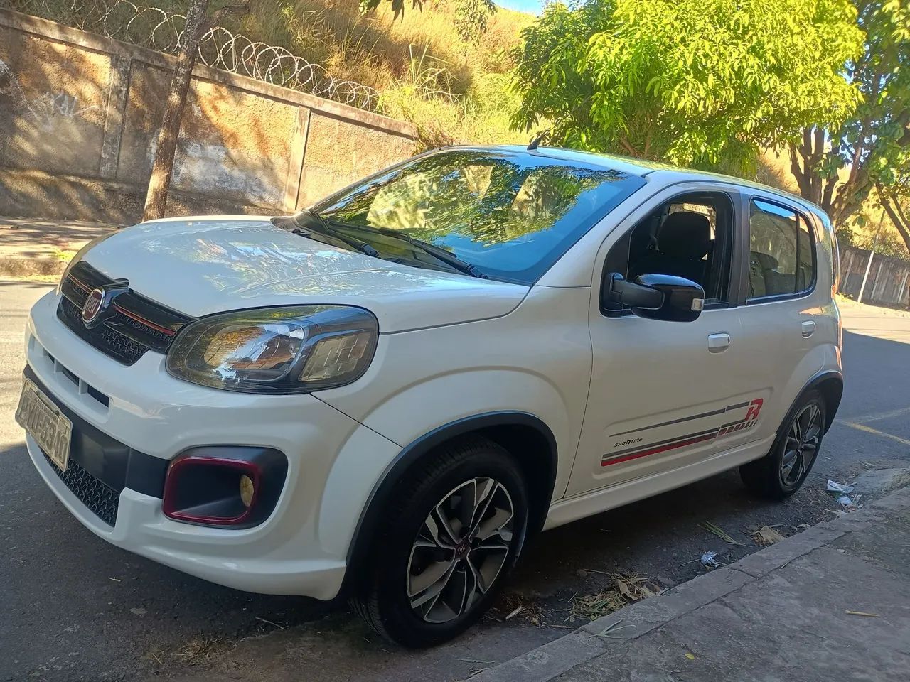 Fiat Uno Sporting 1.3 Flex 8V 5P 2017 - Foto 3
