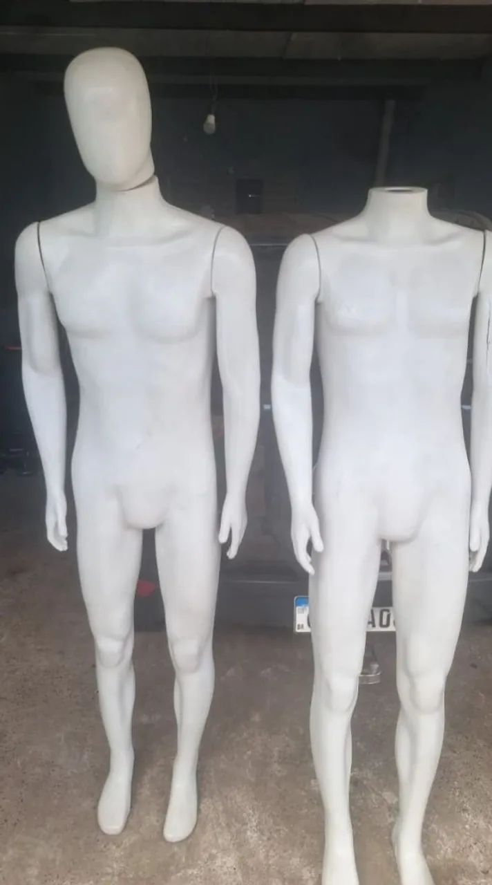 2 maniquins masculino 