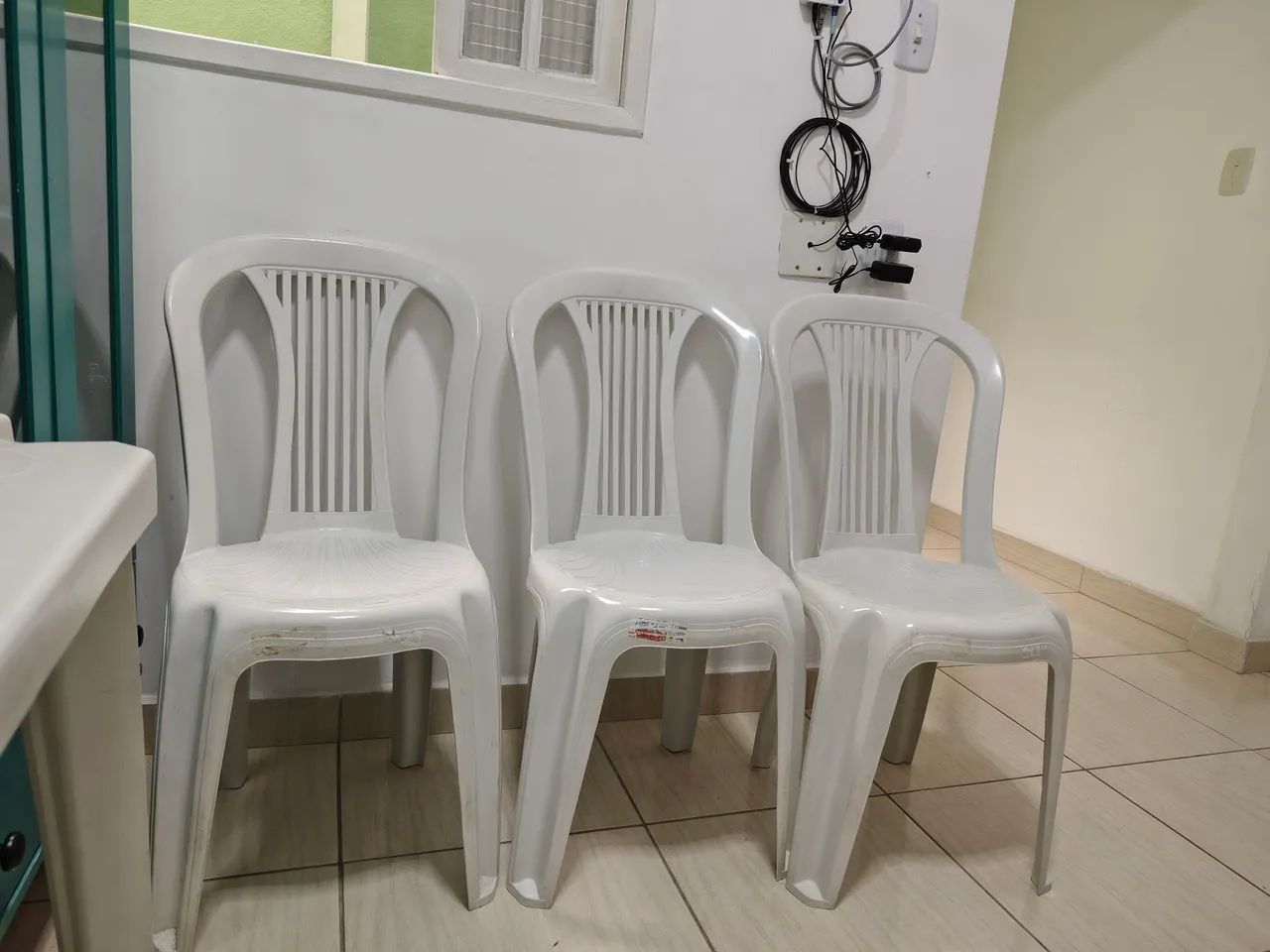 Mesa com 4 cadeiras 
