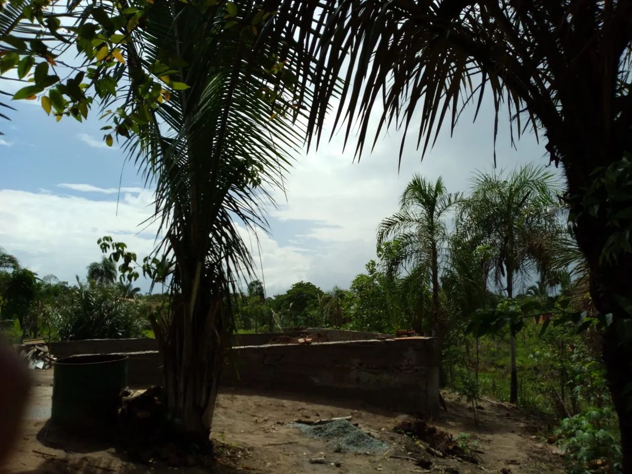 Vende-se esse terreno 