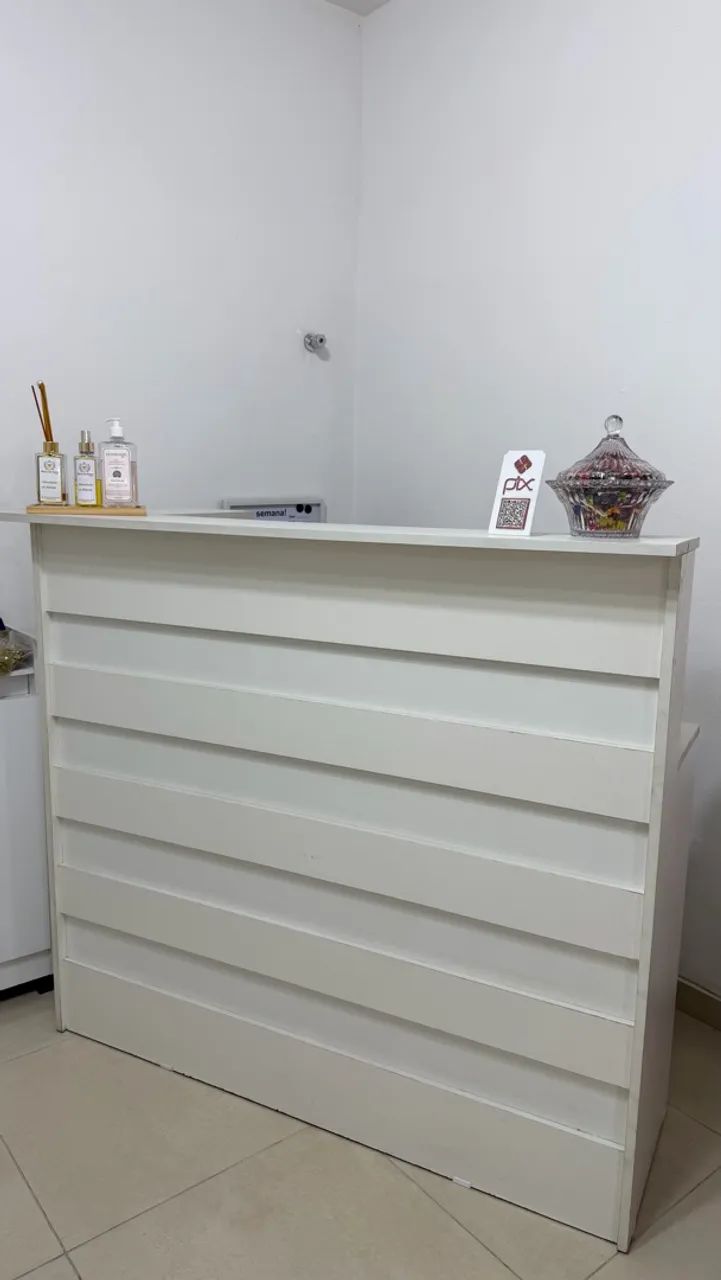 Balcão grande para recepção , não entrego ! 