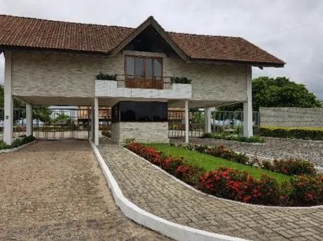 Terreno comercial em condomínio 