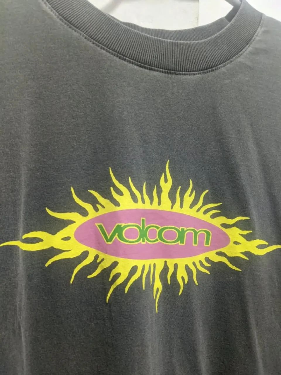 Camiseta volcom - Foto 2
