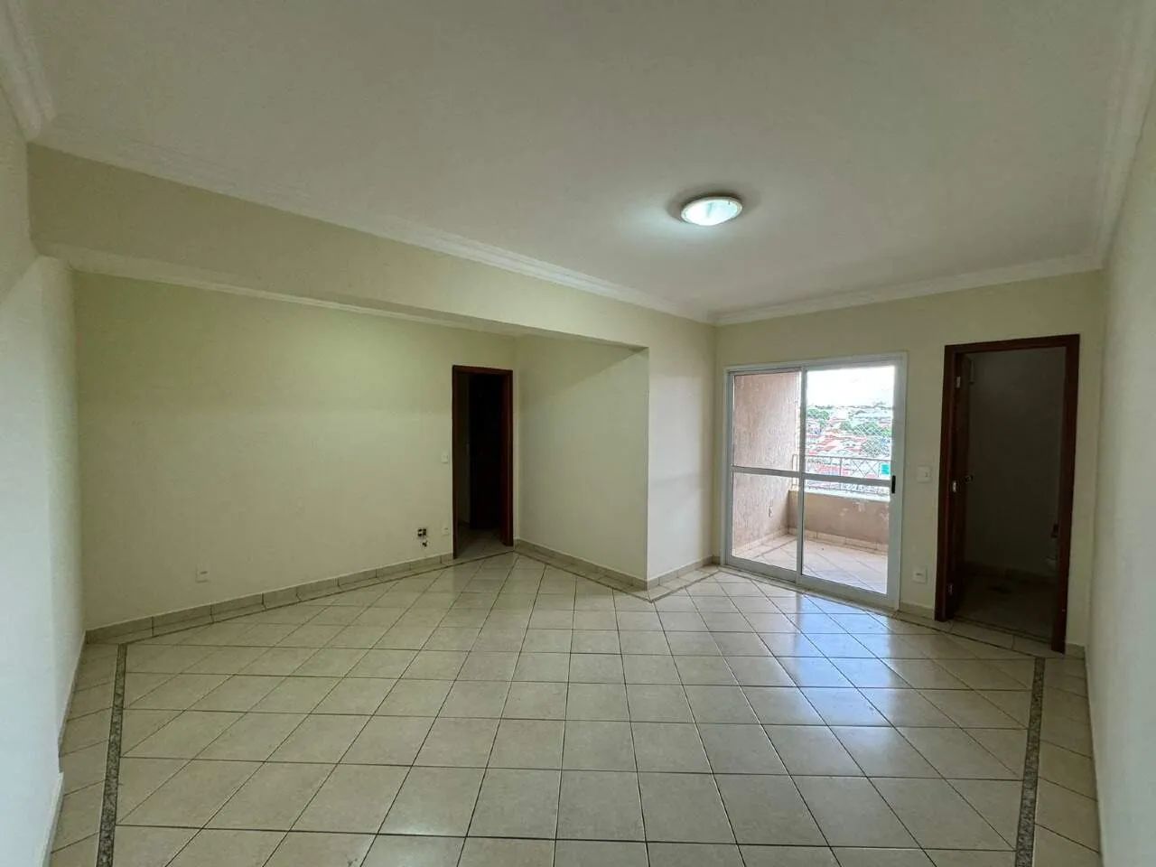 Apartamento para alugar no bairro Mercês - Foto 2