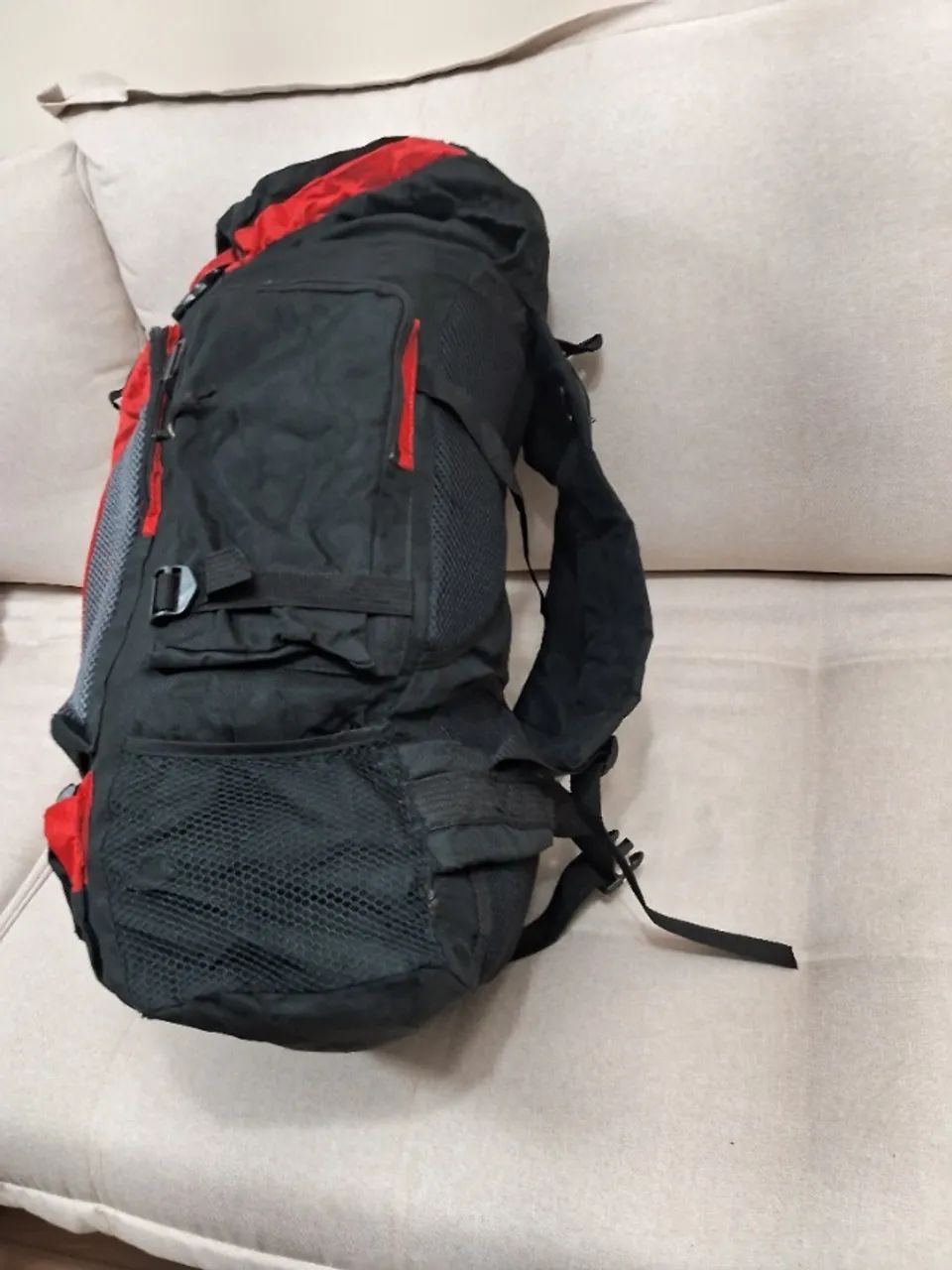 Mochila grande em tordo de 70 litros - Foto 2