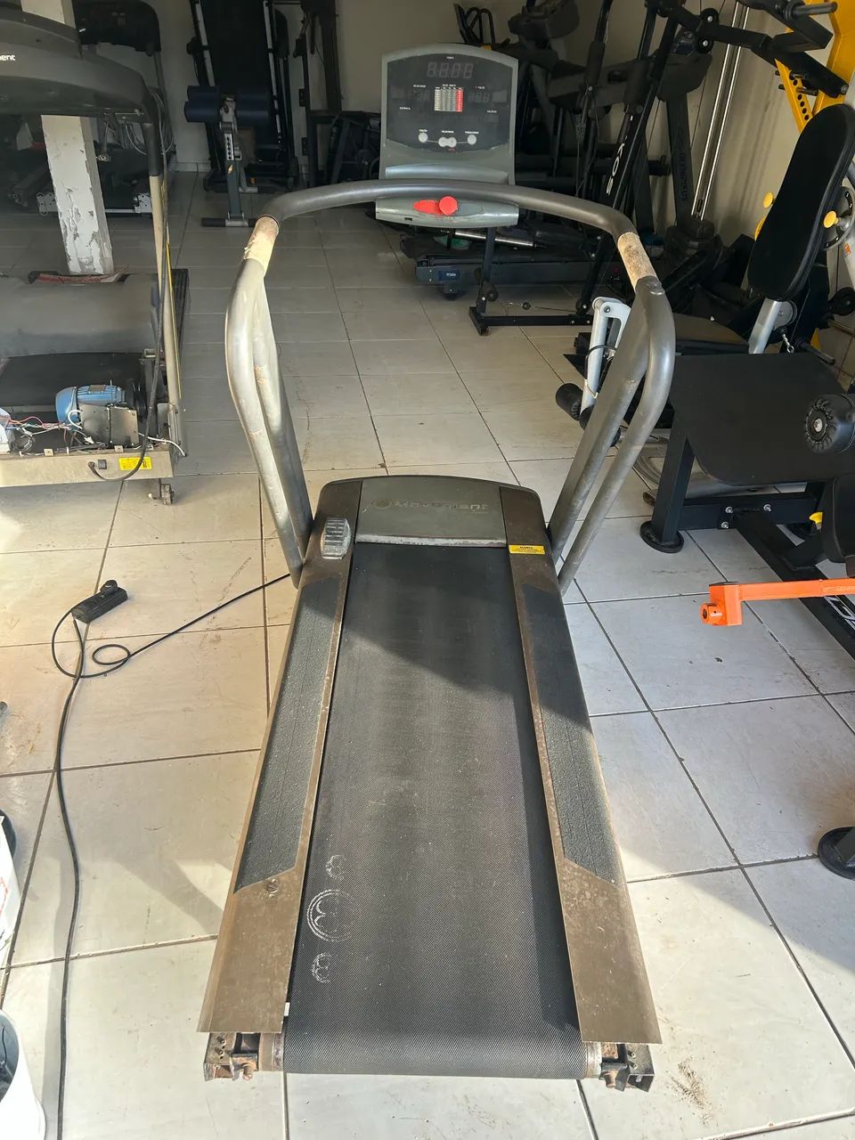 Esteira Moviment E710