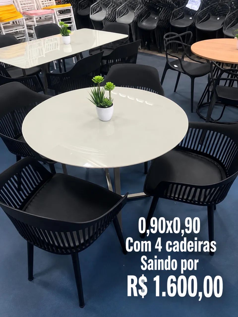 Conjunto de mesa com 4 cadeiras  - Foto 2