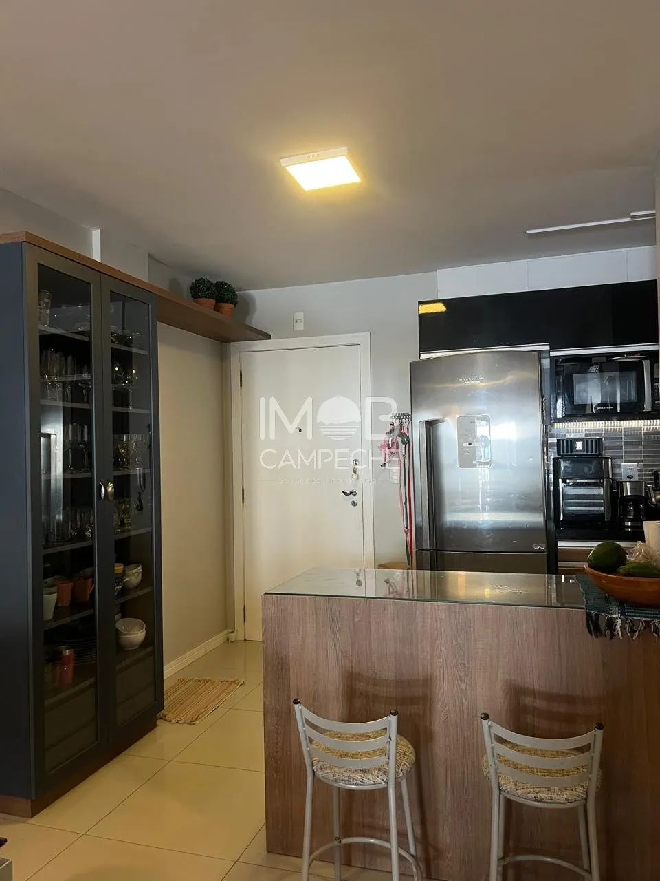 Apartamento com 2 dormitórios, sendo 1 suíte, próximo da praia - Campeche - Florianópolis/ - Foto 4