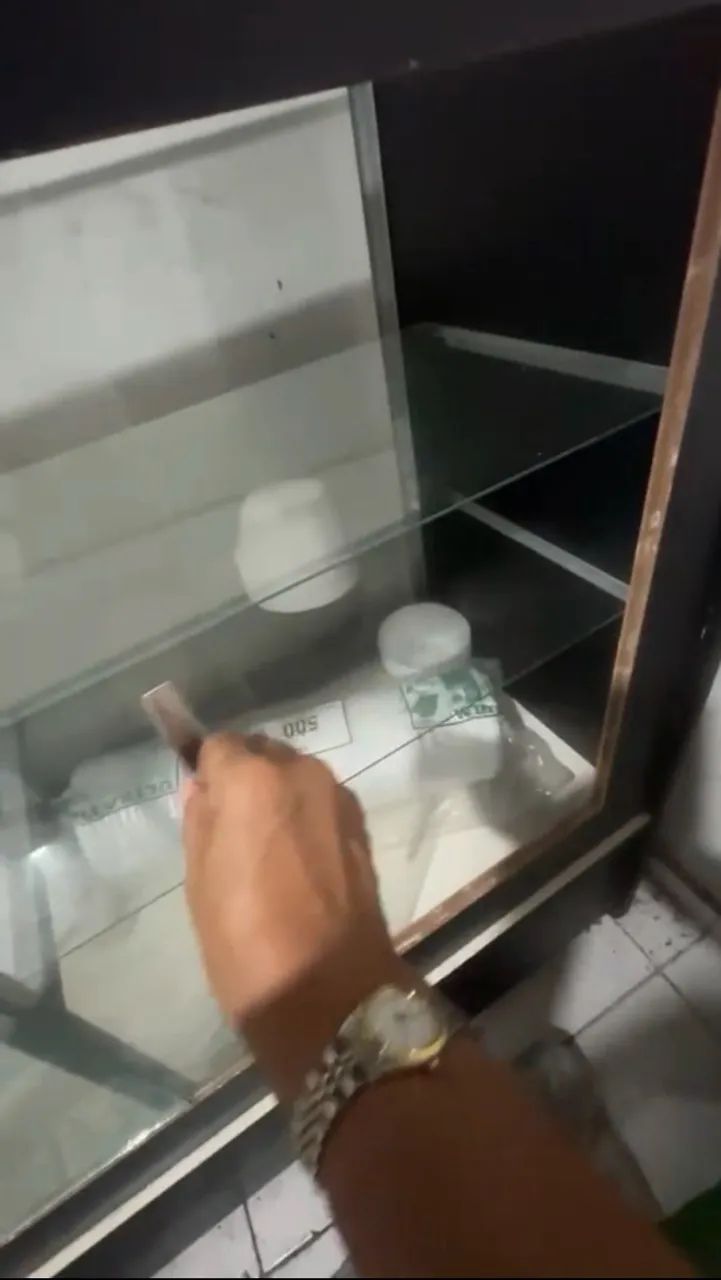 BALCÃO EXPOSITOR DE VIDRO PRETO - ÓTIMO ESTADO! - Foto 4