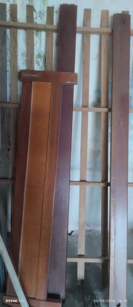 Vendo cama sem a cabeceira de madeira - Foto 2