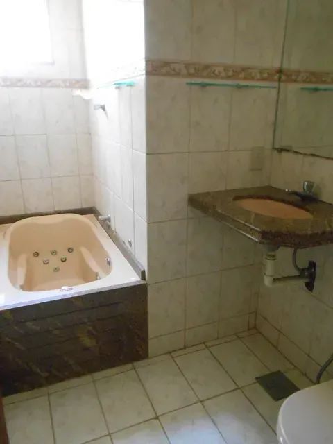 Ótimo 2 quartos com armários e 1 vaga com éxcelente localização - Foto 3