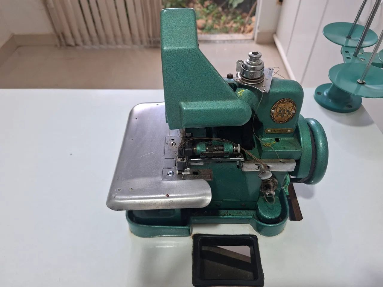 Vendo máquina de overlock  - Foto 2