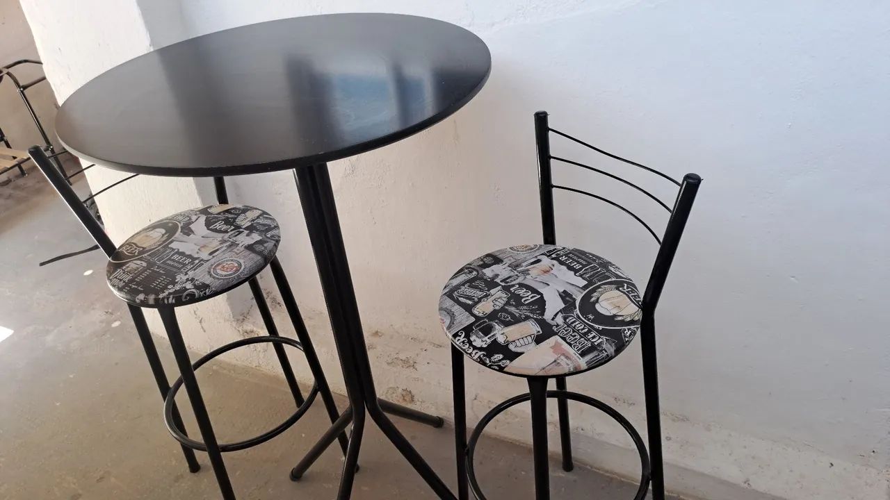 Mesa bistro com 2 cadeiras altas - Foto 2