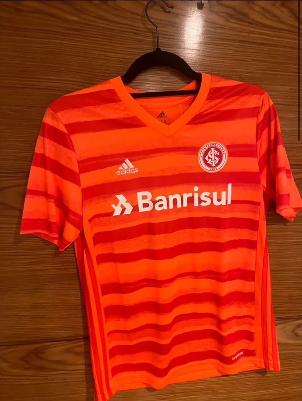 Camisa Internacional Adidas Cor abóbora 