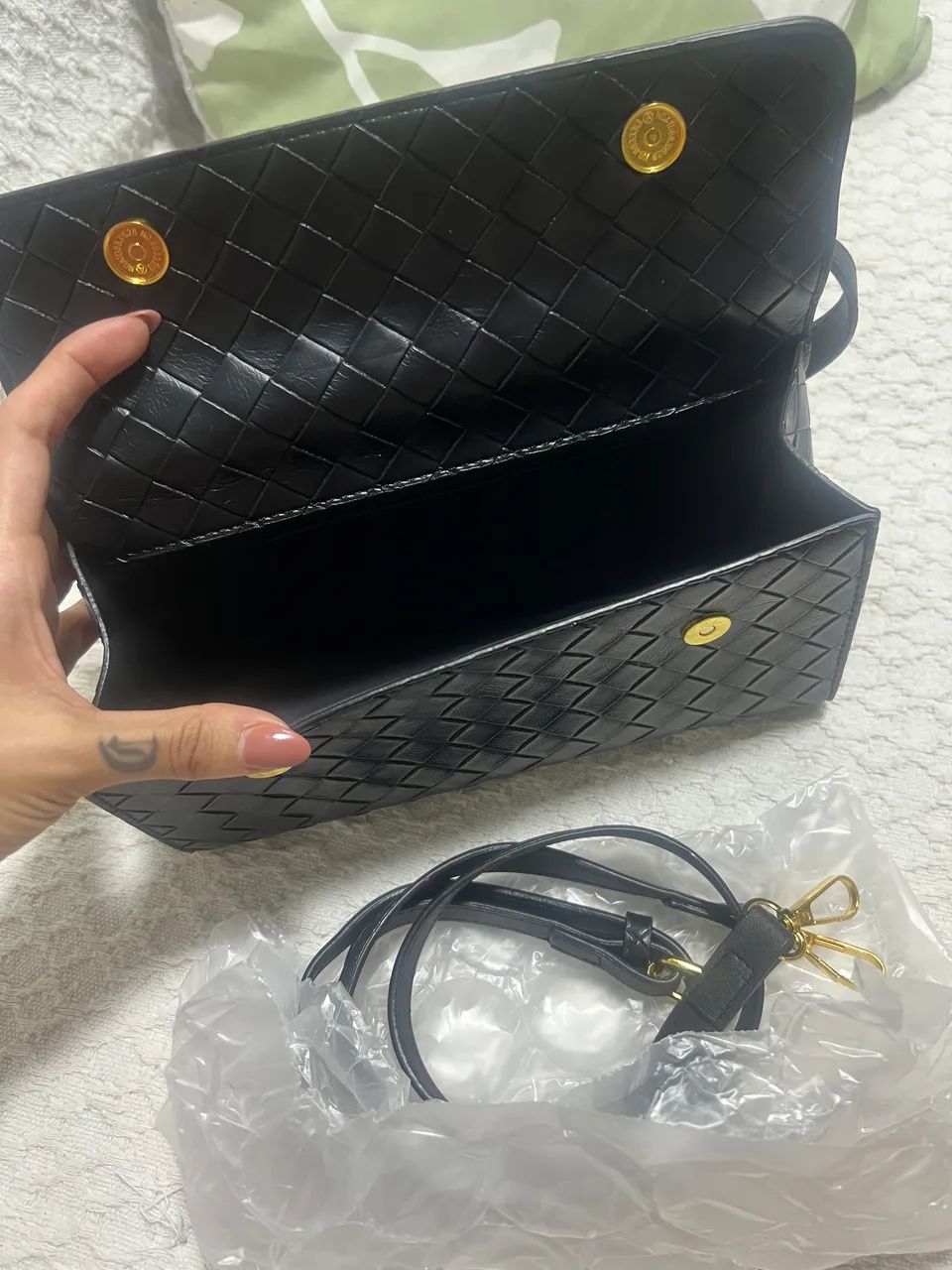 Bolsa preta com alça  - Foto 3