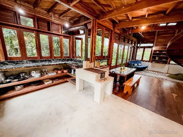 Belissima Casa, ampla com 4Q e patio  - Foto 3