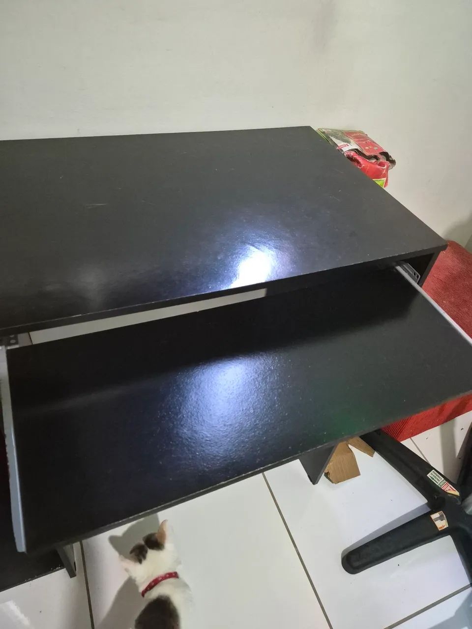 Mesa para Computador com espaço para teclado - Usada em Excelente Estado - Foto 3