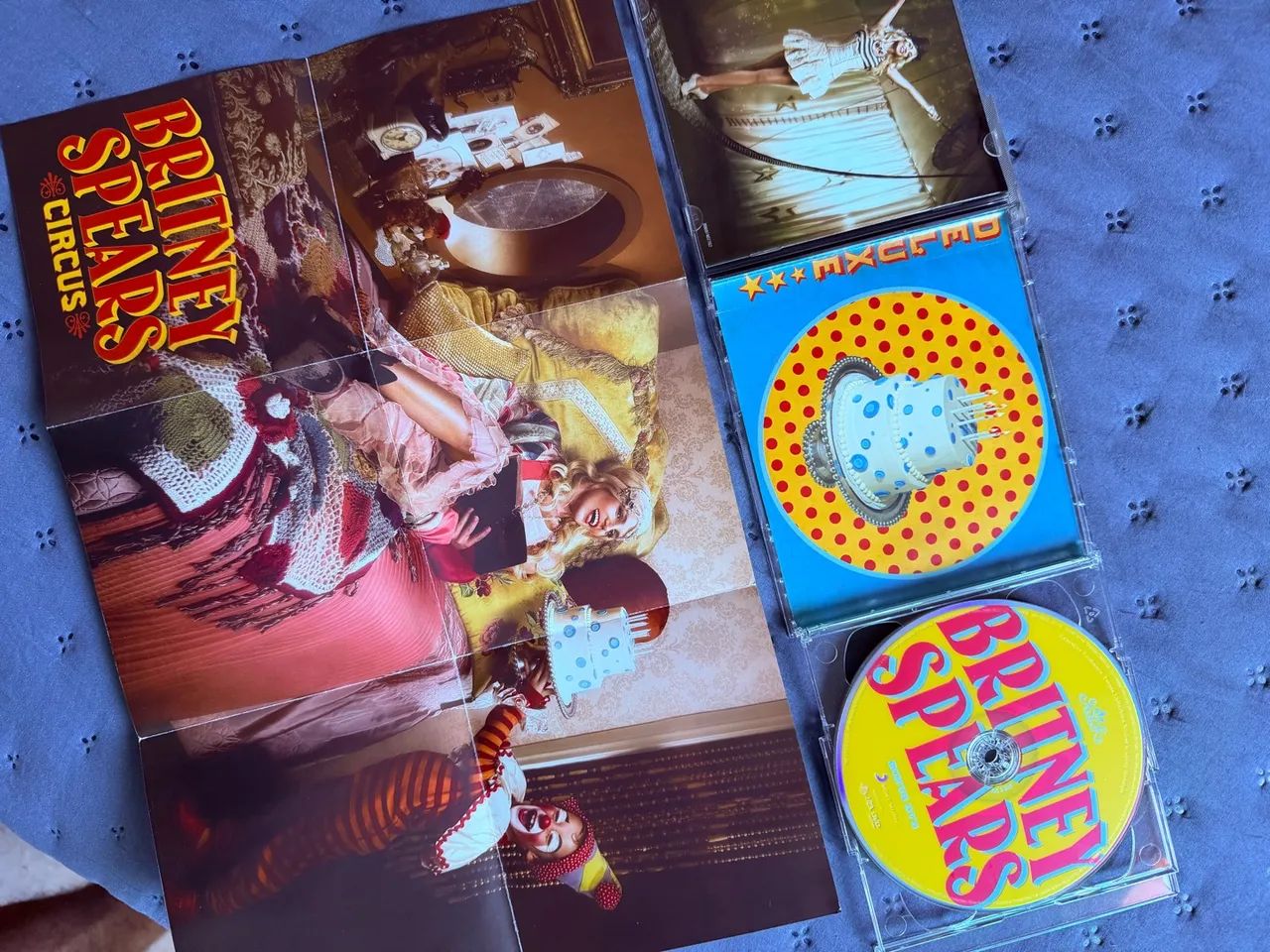 Britney Spears cd + dvd circus Deluxe raro  - Foto 4