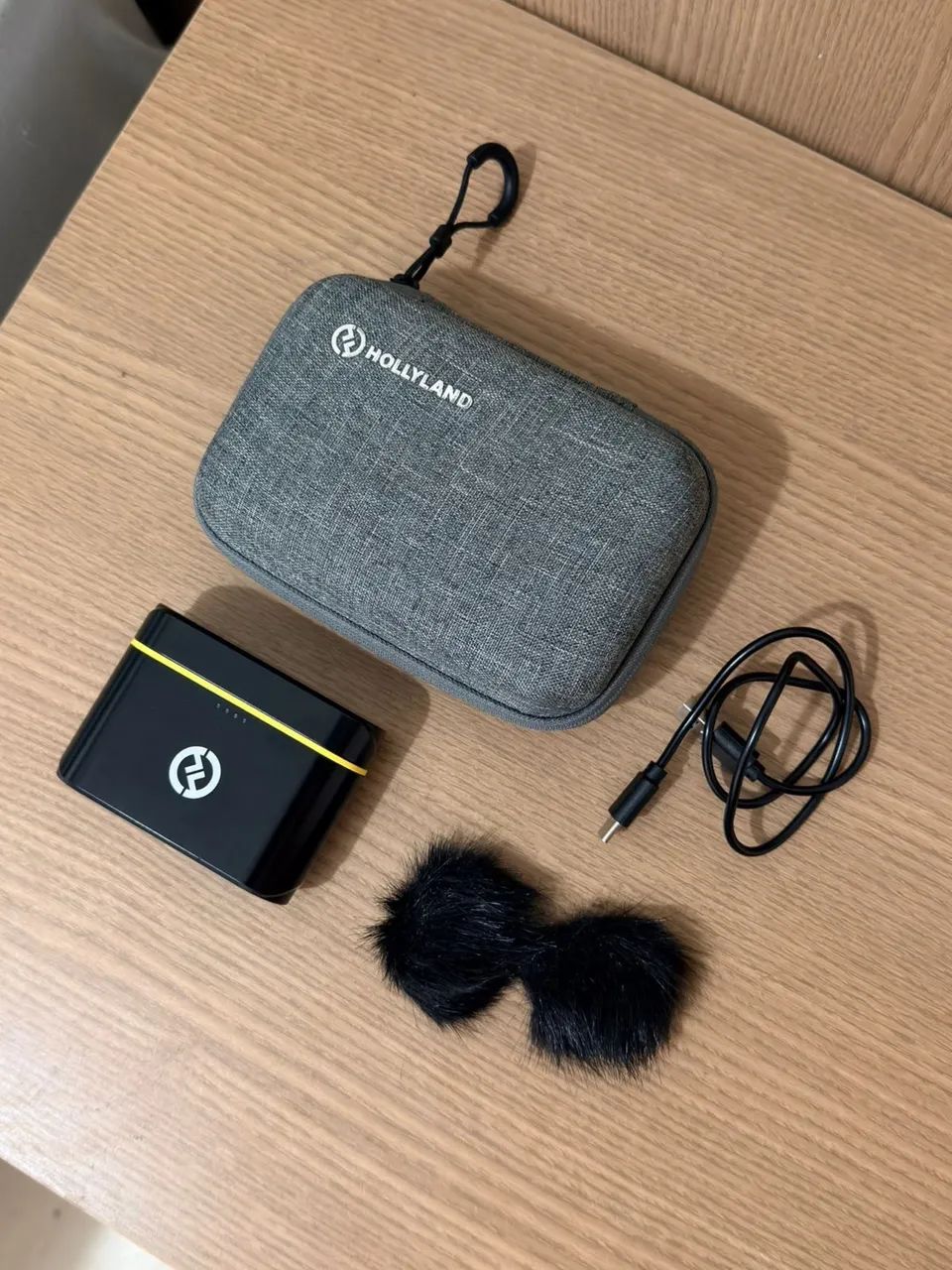 microfone de lapela Hollyland Lark C1 lighting 