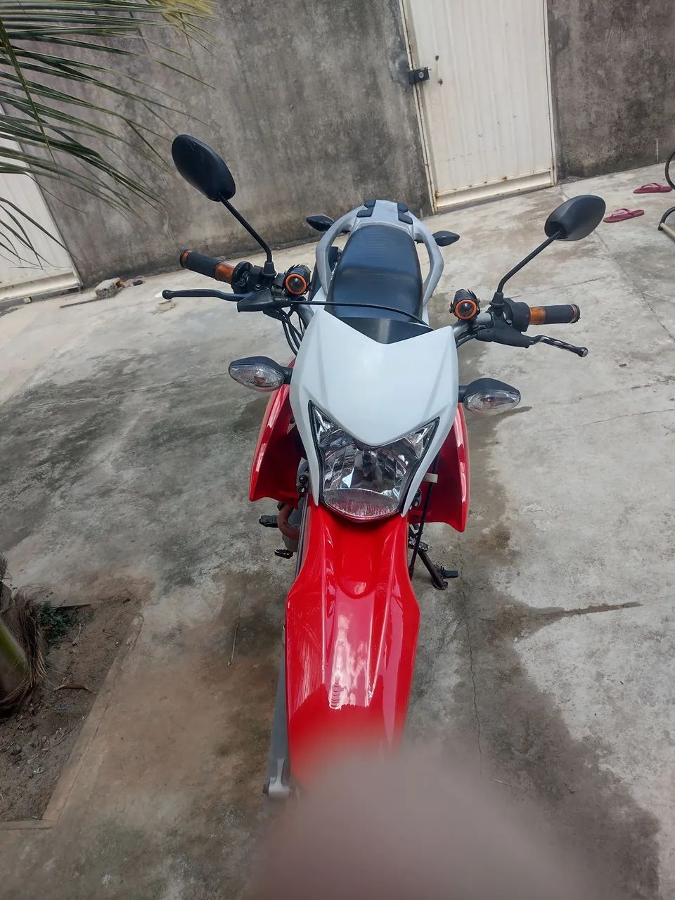 Vendo ou troco . Broz 150 