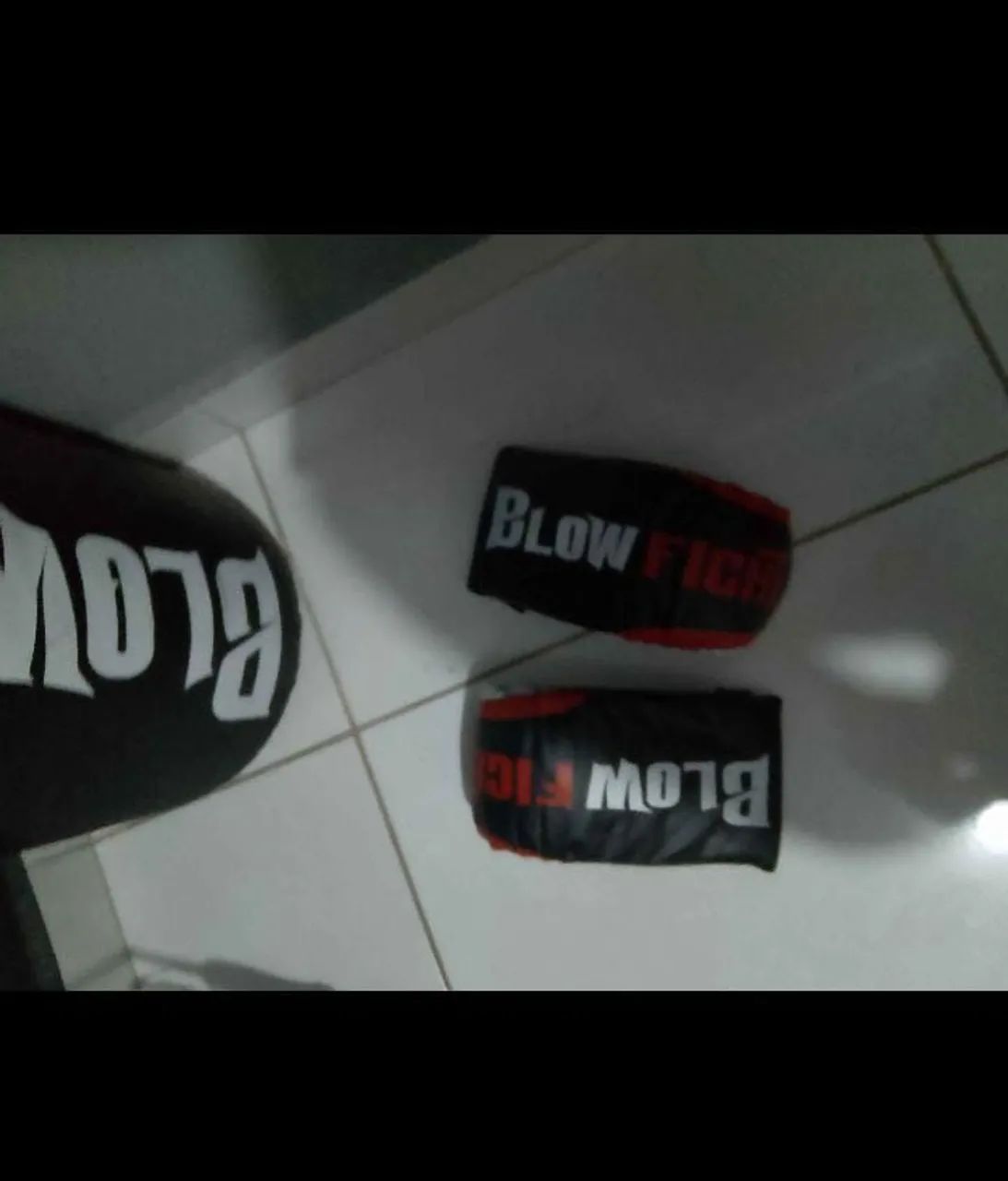 Saco de pancada + Luvas e suporte. - Foto 2