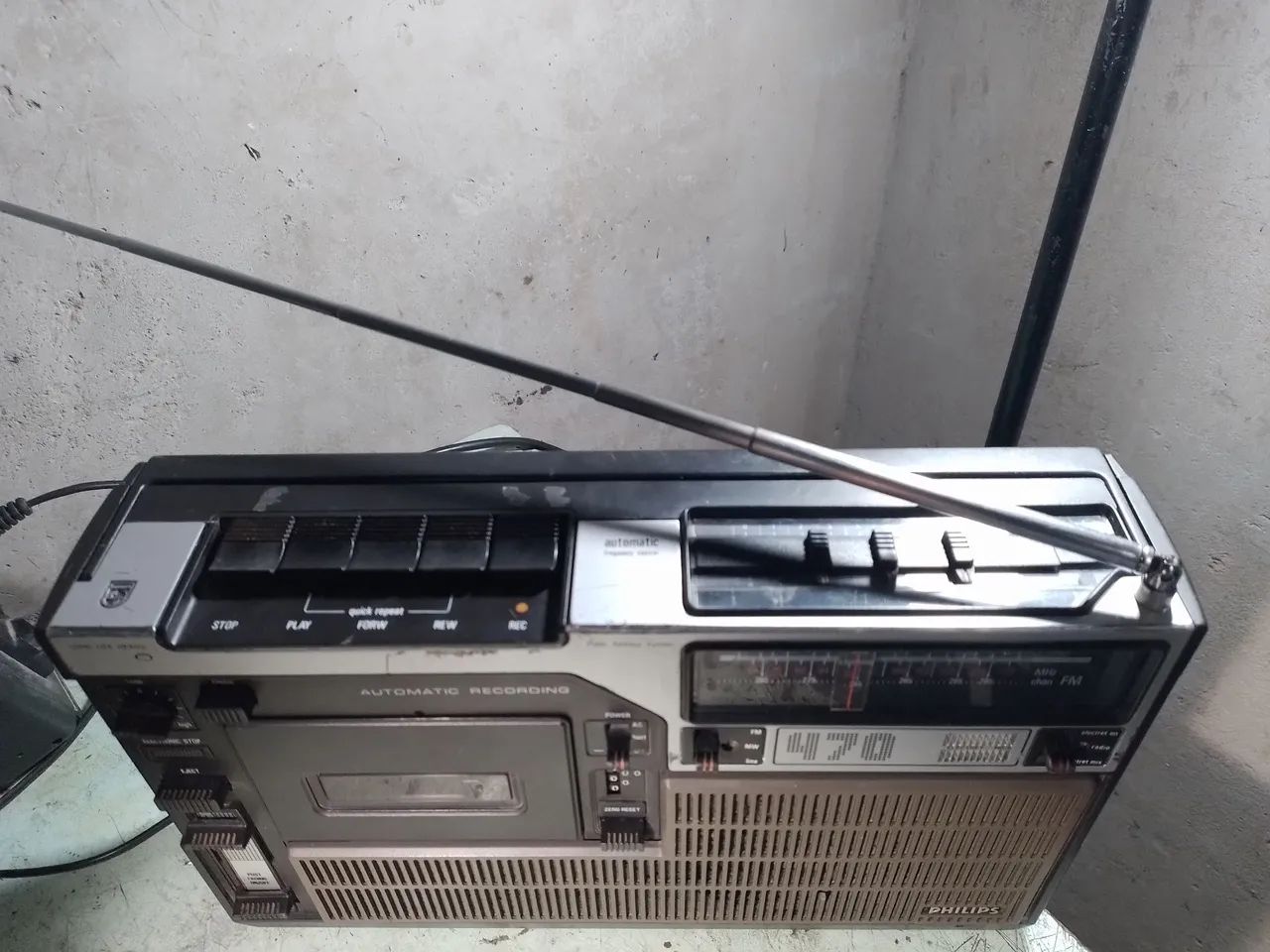 Rádio gravador Philips ar 470 (sucata)  - Foto 2