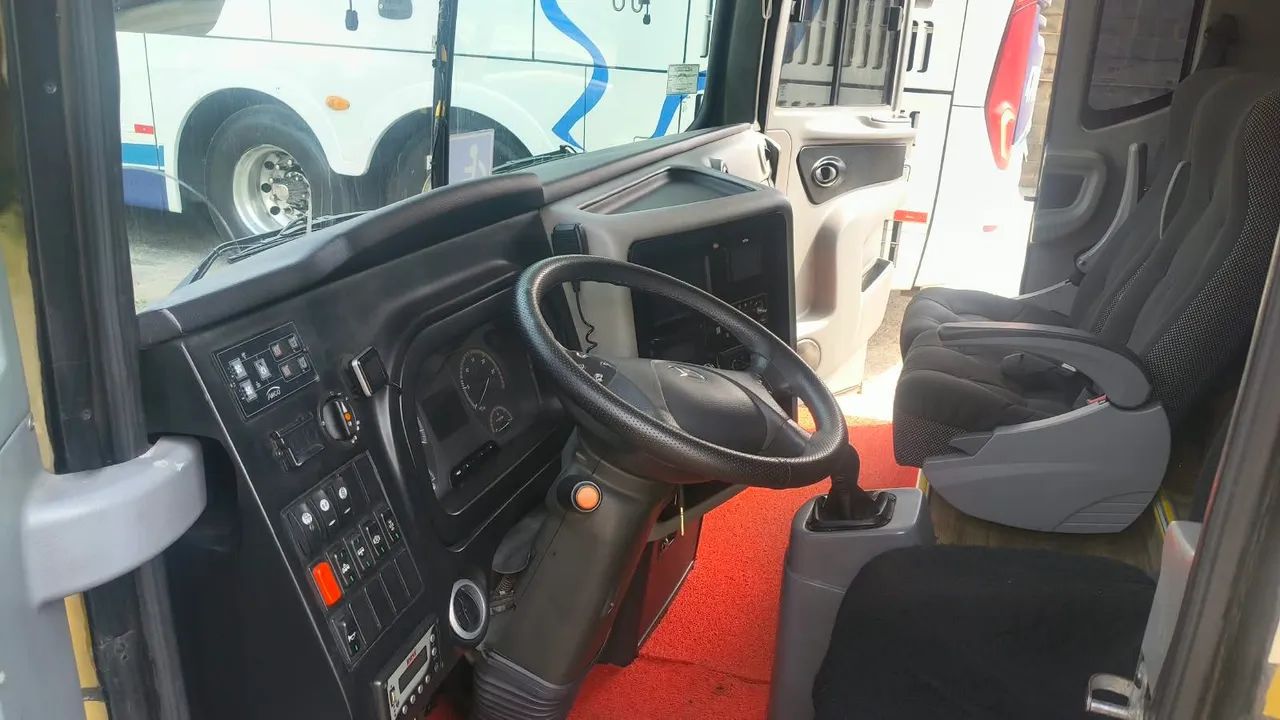 Ônibus DD Comil Invictus - Foto 5