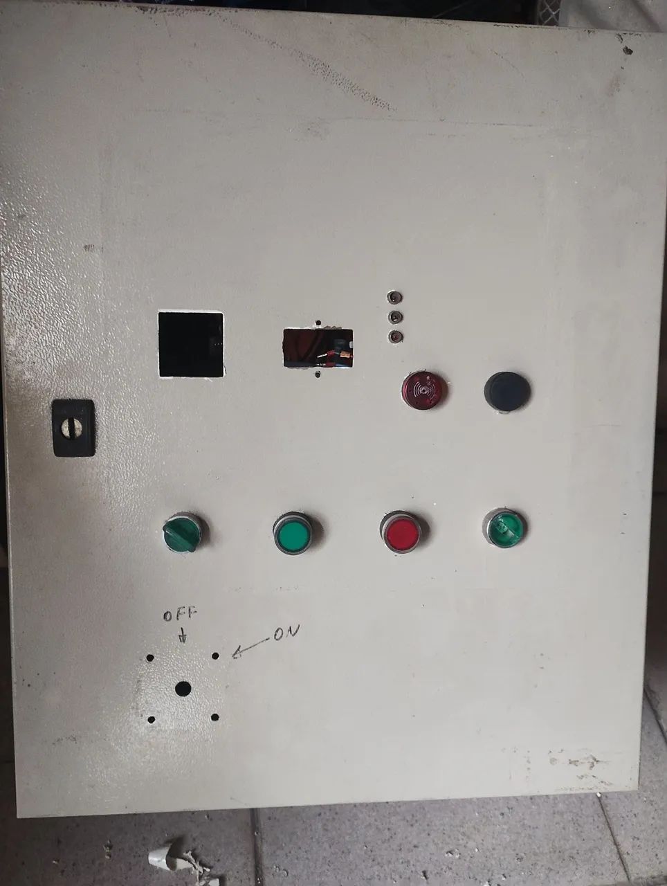 Quadro de comando elétrico 424844303543183360