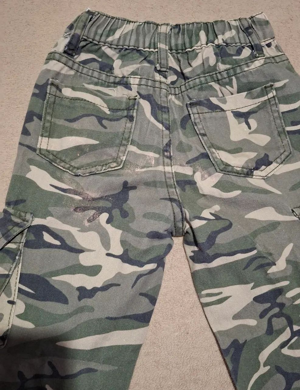 Calça Jeans Infantil Jogger Cargo Camuflada Com Bolsos - Foto 3