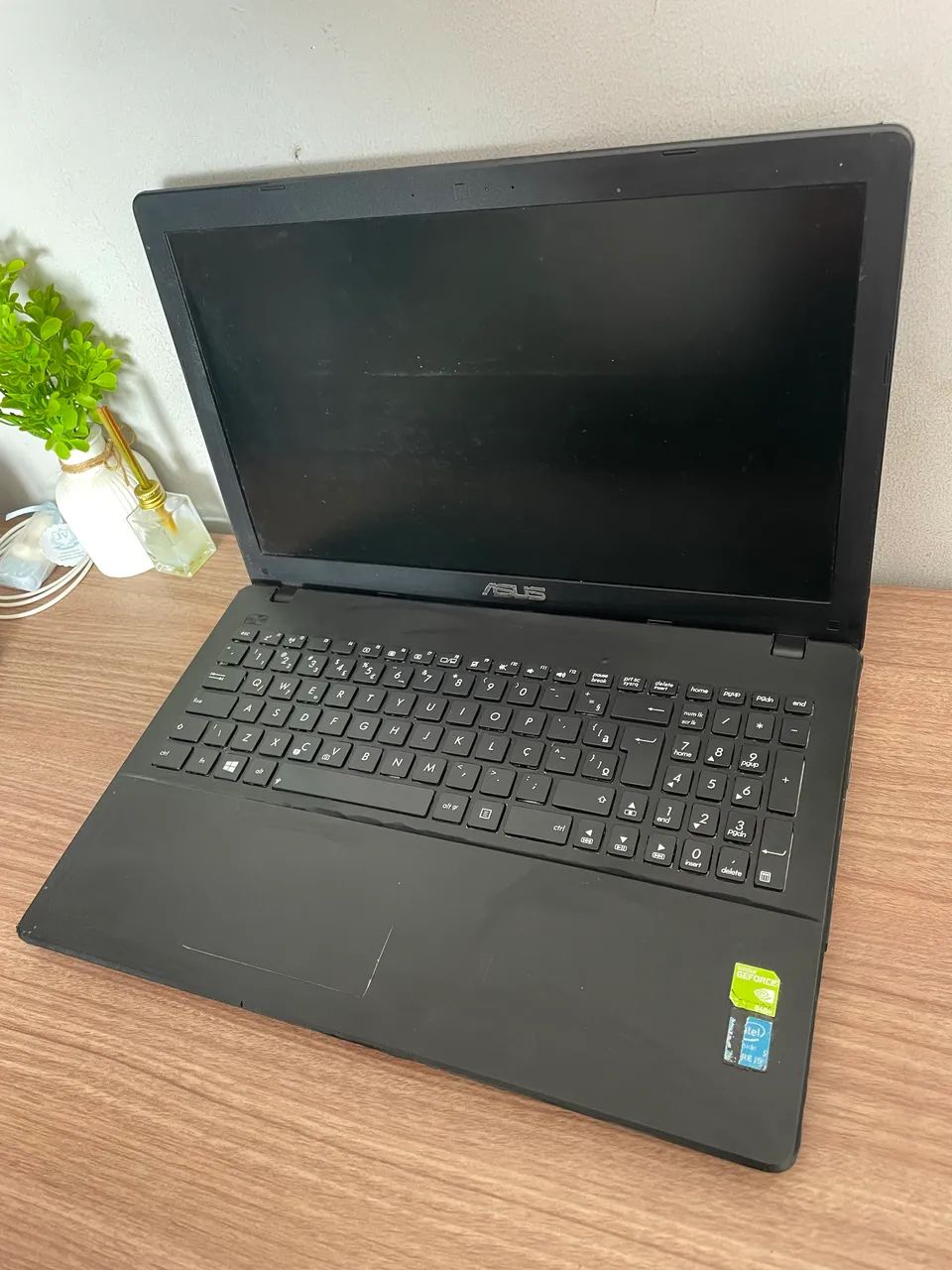 Vendo Notebook Asus i5 com Placa Nvidia GeForce ( leia o anúncio ) - Foto 2