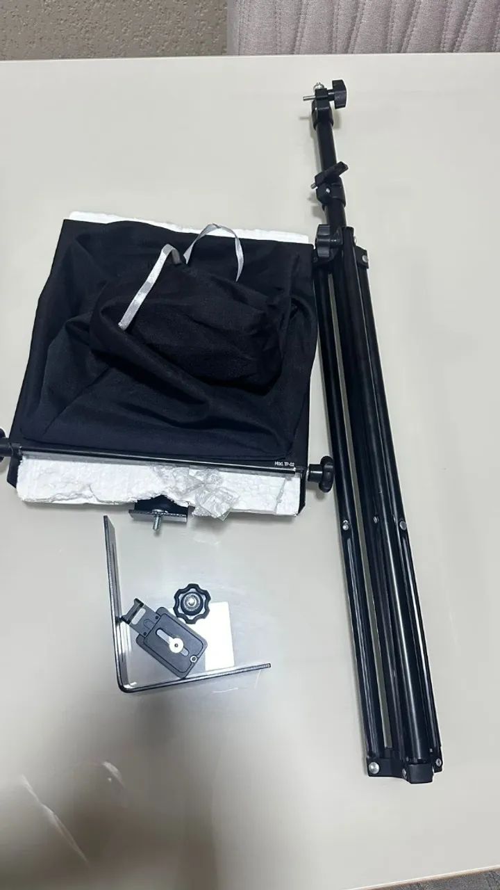 Camêra Sony A6400 com lente do kit + lente 23mm e muito mais - Foto 6